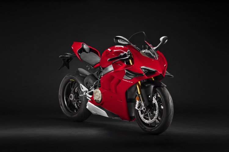 BS6 Ducati Panigale V4 Launched, Price Starts at INR 23.50 Lakh