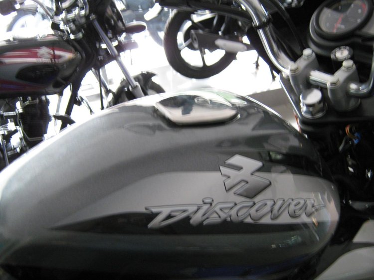 bajaj discover 135 dtsi old model Aircraft type fuel filler cap missing