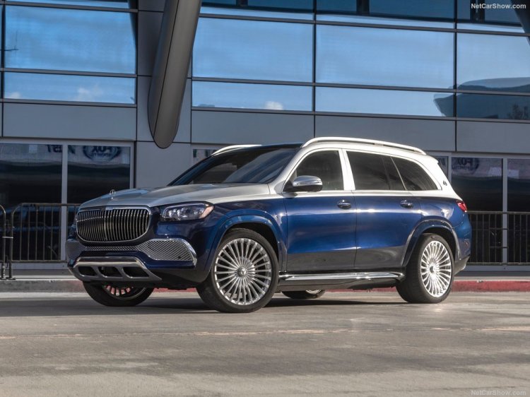 Mercedes-Maybach Gls 600 Blue Front Three Quarters