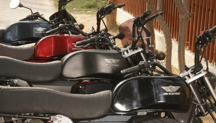 Kridn Electric Motorcycle Colours Parked