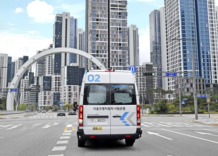 Hyundai Roboshuttle Autonomous Taxi Rear