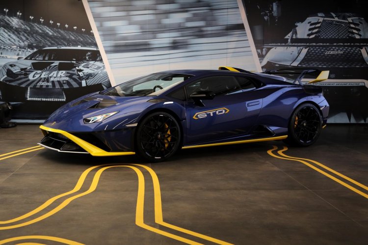 Lamborghini Huracan Sto Left Side India Launch