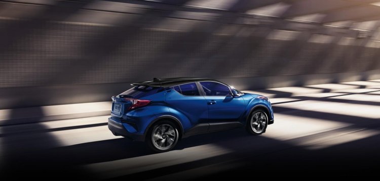 Toyota C Hr Right Side Pan Shot