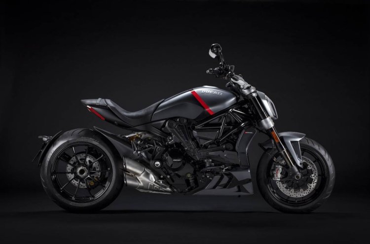 2021 Ducati Xdiavel Black Star Right