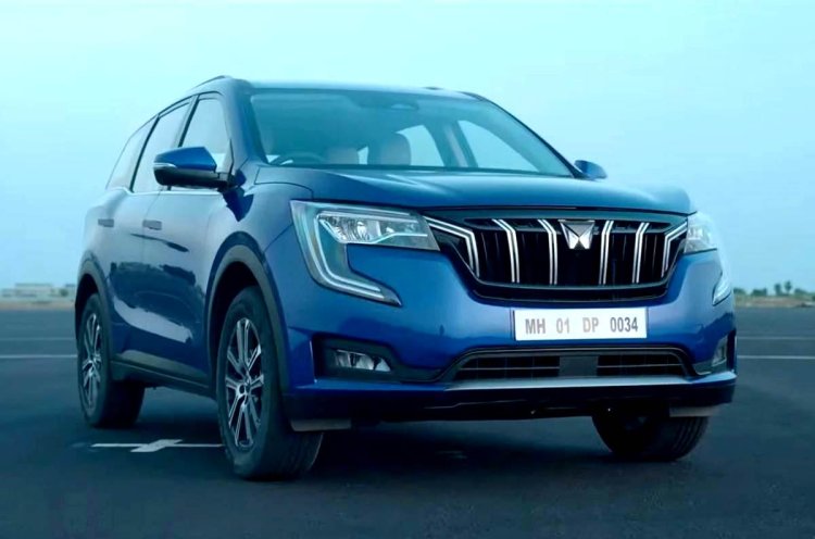 2021 Mahindra Xuv700 Front Right