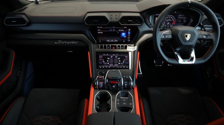 Lamborghini Urus Graphite Capsule Dashboard