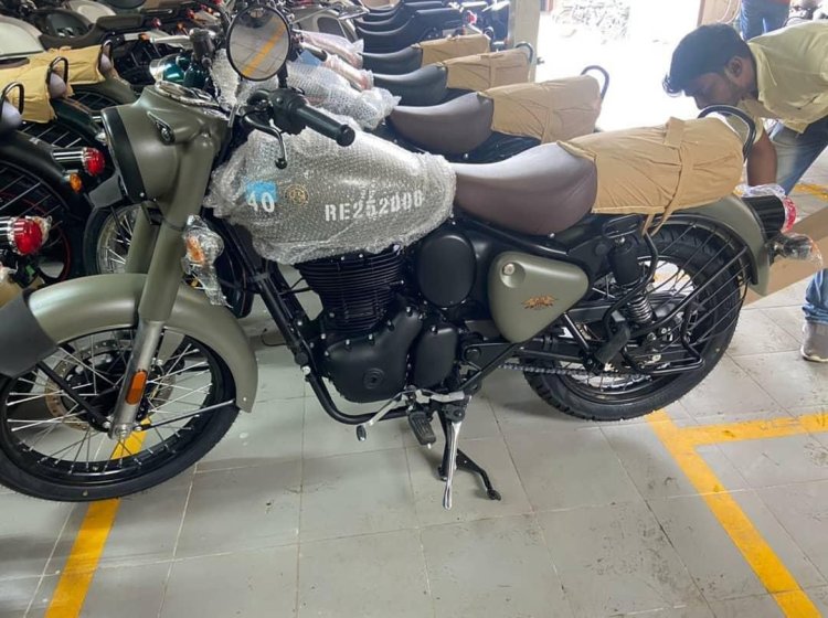 New Royal Enfield Classic 350 Signals Left