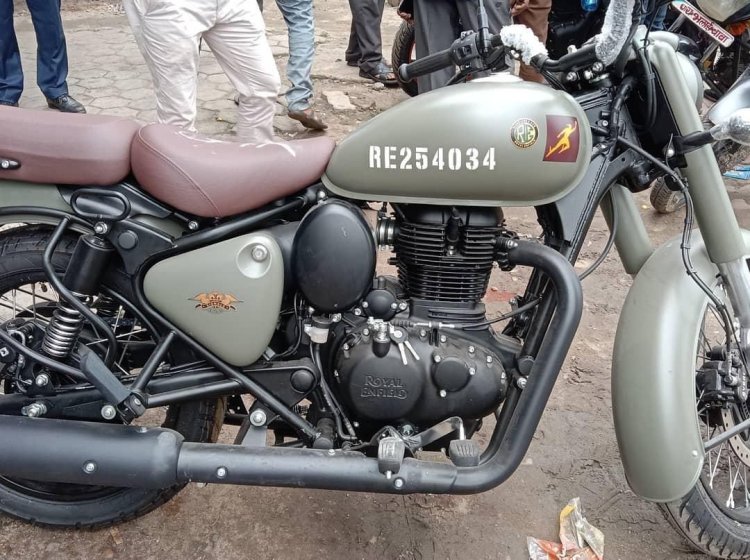 New Royal Enfield Classic 350 Signals Right