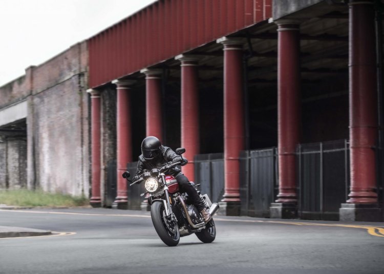 2021 Triumph Speed Twin Lean Right