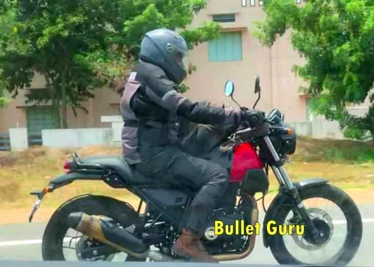 New Royal Enfield Himalayan Variant Spy Shot Rhs