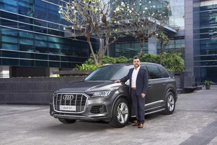 Mr Balbir Singh Dhillon Head Of Audi India With Th