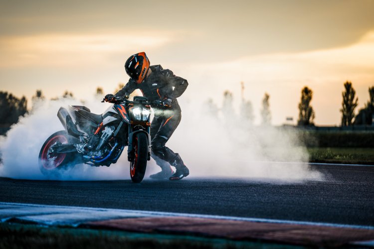 2022 Ktm 890 Duke R Burnout
