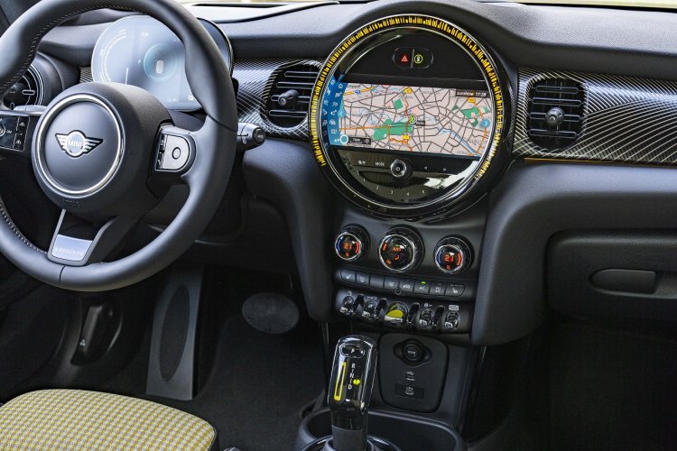 Mini Cooper Se Resolute Edition Interior