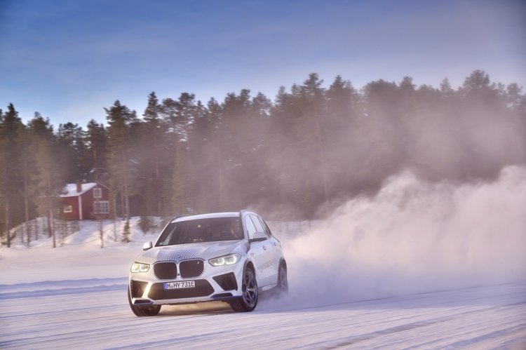 Bmw Ix5 Hydrogen Drift Winter Testing