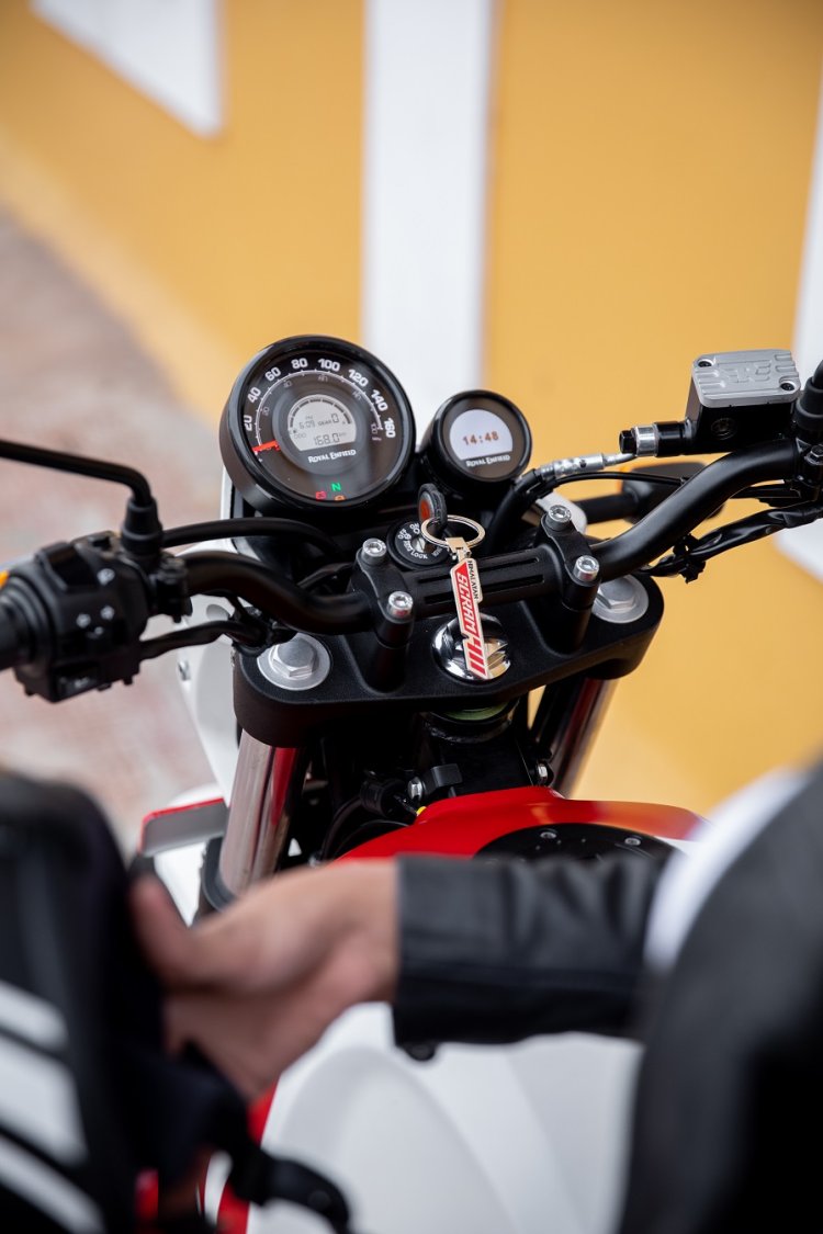 Royal Enfield Scram 411 Meter