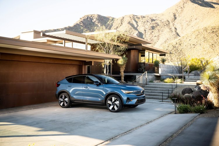 Volvo C40 Recharge Garage