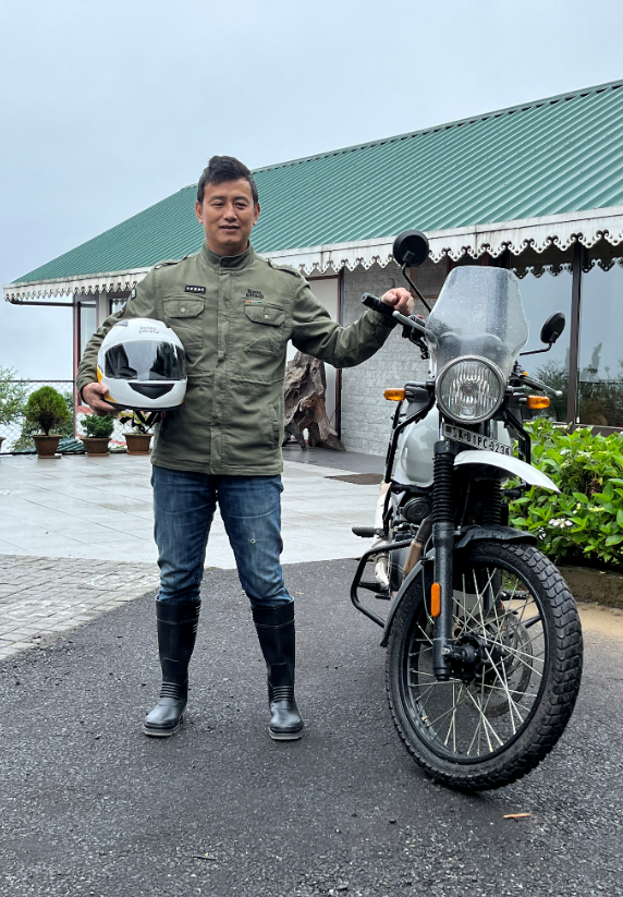 Baichung Bhutia With Re Himalayan On Wed Clean Up