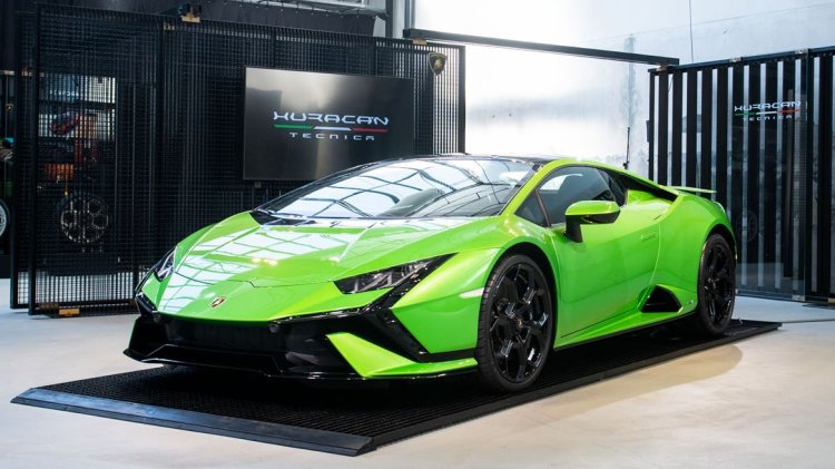 Lamborghini Huracan Tecnica Front Left