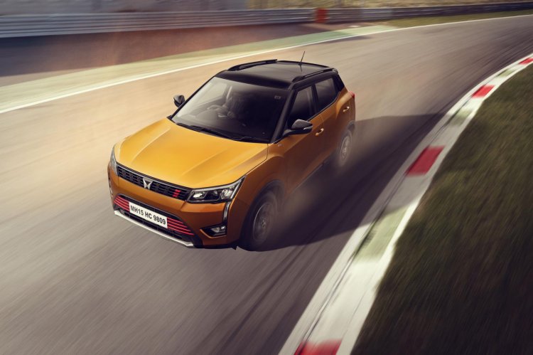 Mahindra Xuv300 Tgdi Top Front