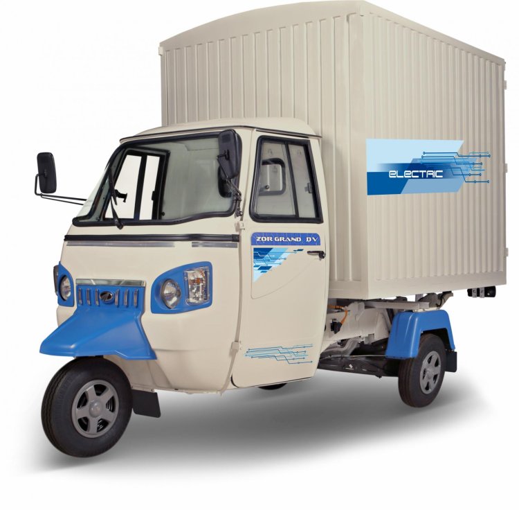 Mahindra Zor Grand Front Quarter