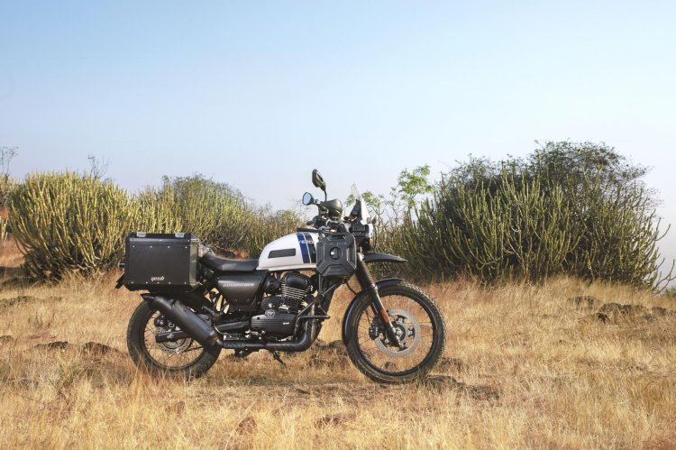 Yezdi Adventure Whiteout Colour