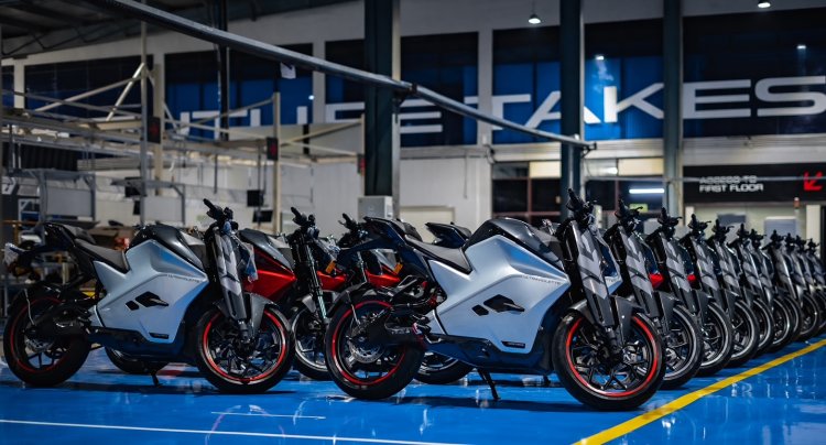 Ultraviolette F77 Delivery Lineup