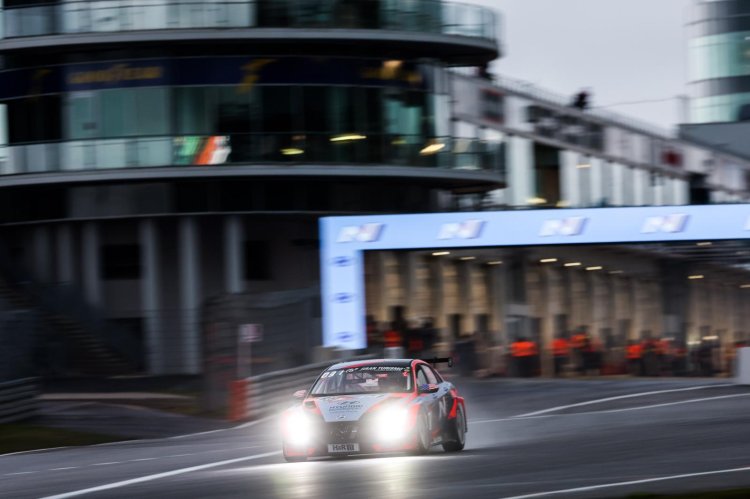 Hyundai 24 Hour Endurance Racing Action