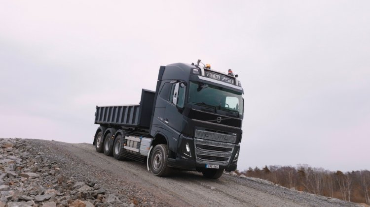 Volvo Trucks Auto Hold