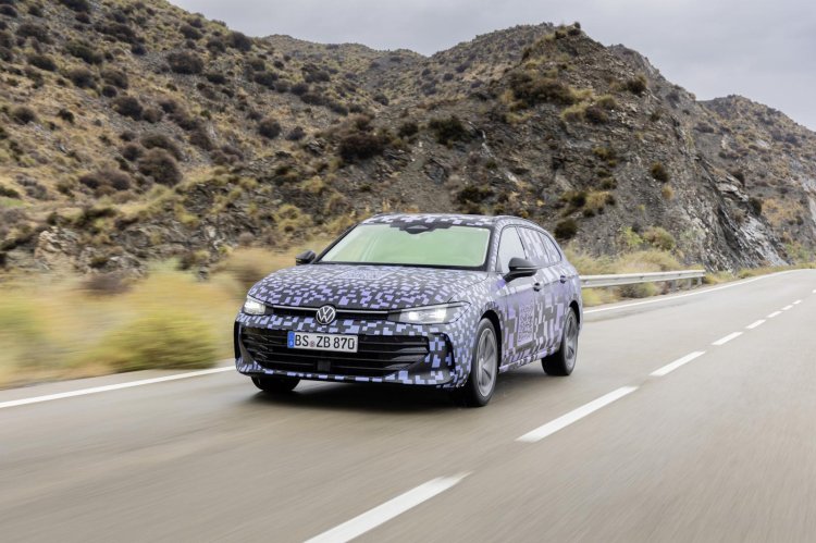 The New Volkswagen Passat Variant Testing Front Qu