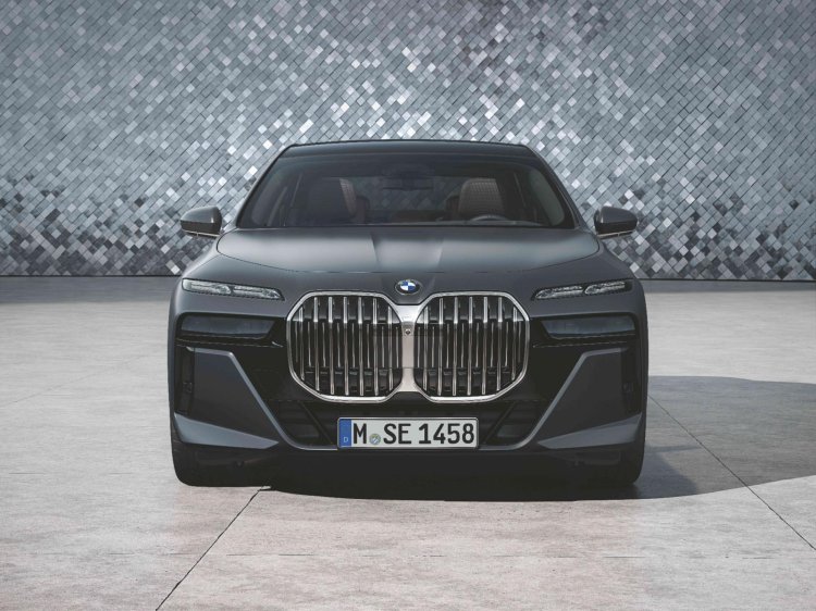 All New Bmw 740d Front