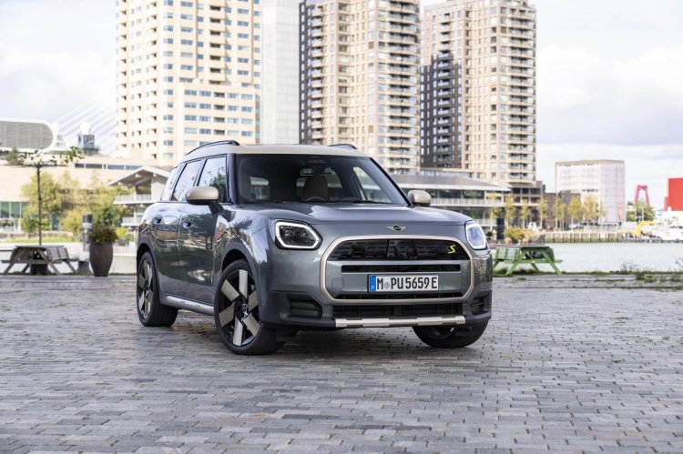 Mini Countryman Se All4 Front Quarter