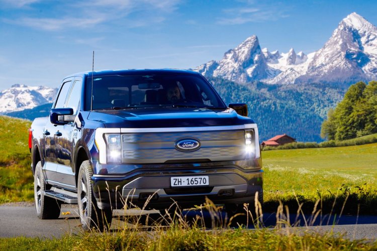 Ford F 150 Lightning Front Quarter