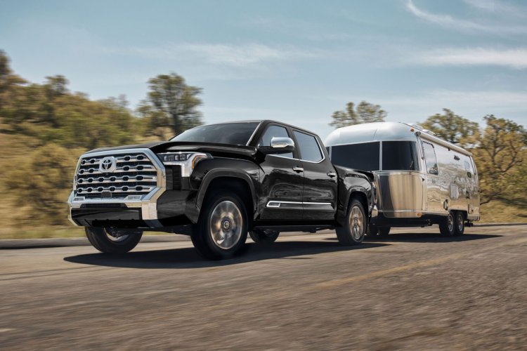 Toyota Tundra With A Trailer