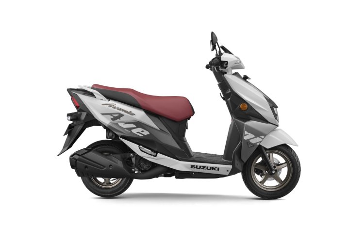 Suzuki Avenis White