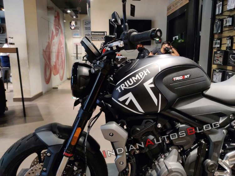Triumph Trident 660 Left Side