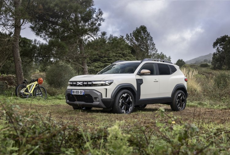 2024 Dacia Duster Front Quarter