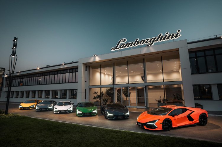 Lamborghini Hq Outside