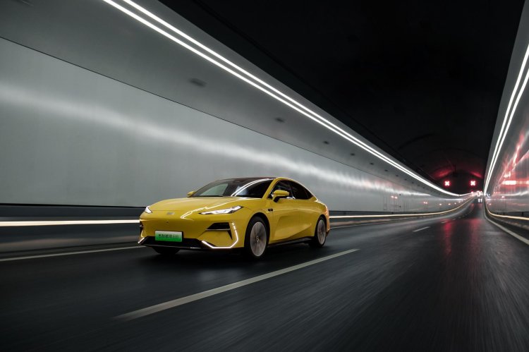 Geely Yinhe E8 Chinese Ev