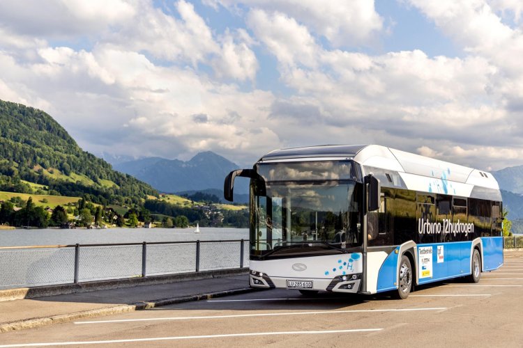 Solaris Urbino Hydrogen Bus Front Quarter Left