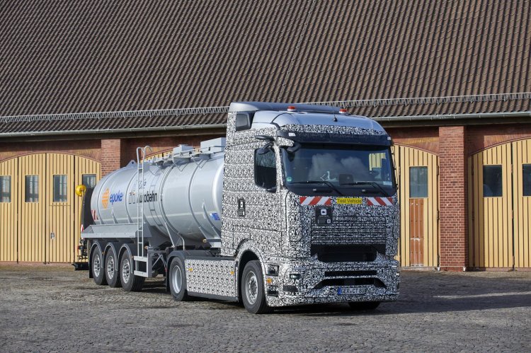 Mercedes Benz Eactros 600 Winter Test