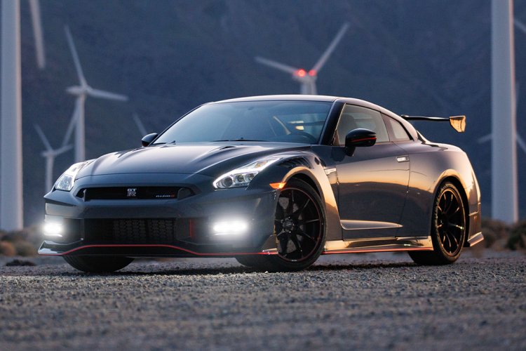 2025 Nissan Gtr R35 Front Quarter