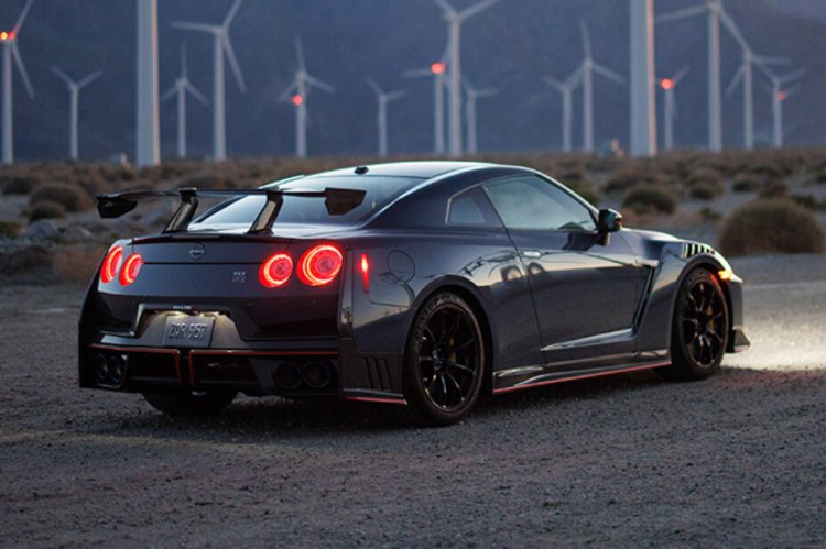 2025 Nissan Gtr R35 Πίσω τέταρτο