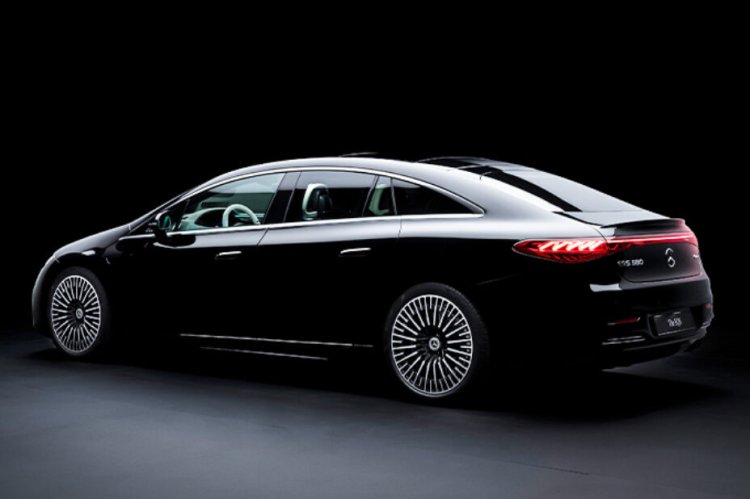 2025 Mercedes Benz Eqs Rear Quarter