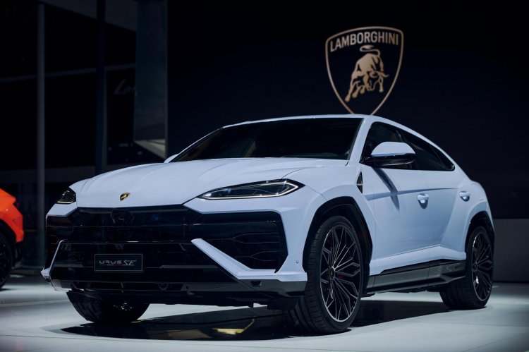 Lamborghini Urus Se Front Quarter Left
