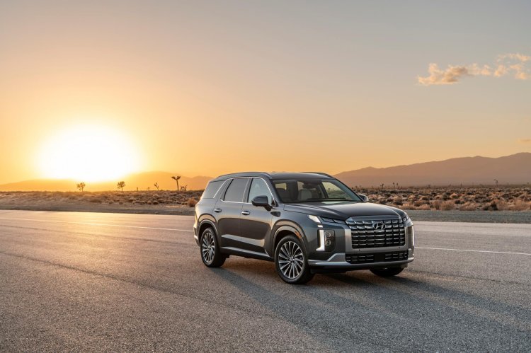 2024 Hyundai Palisade Front Quarter Sunset