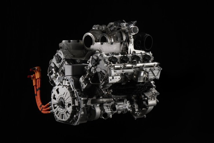 Lamborghini Hyper Twin Turbo V8 Engine Quarter Vie
