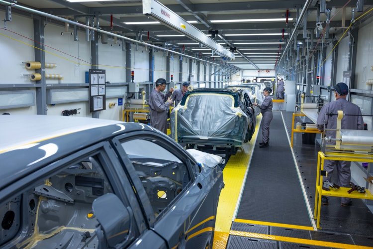 Nissan Qashqai Factory Paint Shop