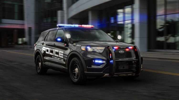 2025 Ford Police Interceptor Utility Front Quarter