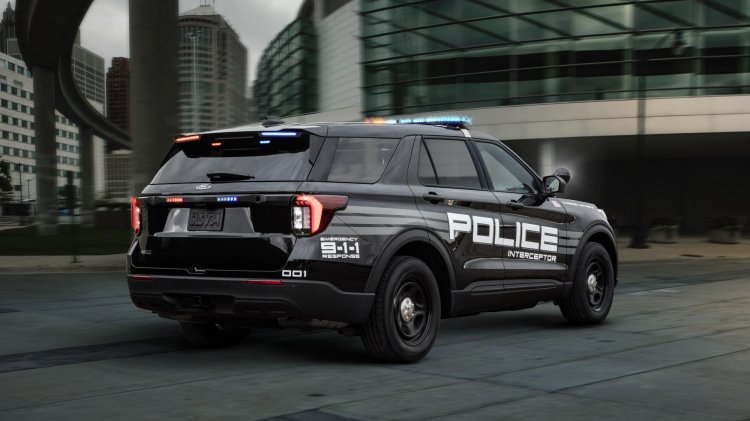 2025 Ford Police Interceptor Utility Rear Quarter