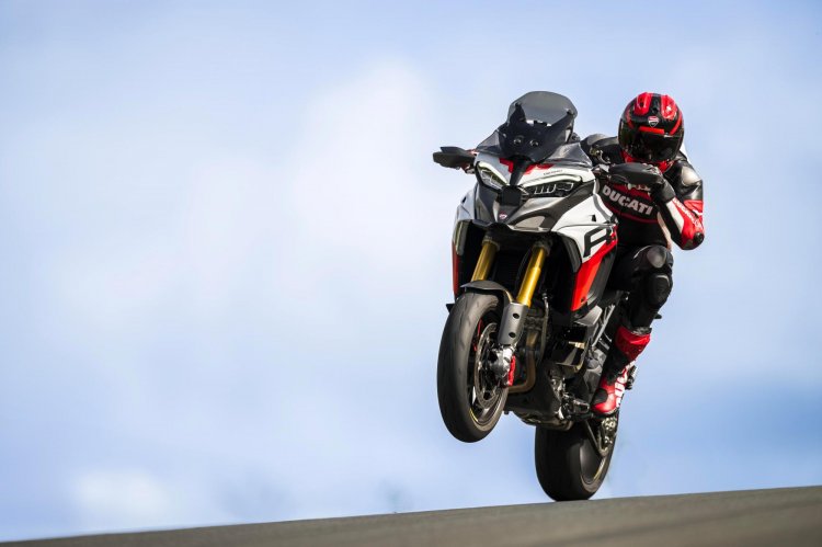 Ducati Multistrada V4 Rs Wheelie